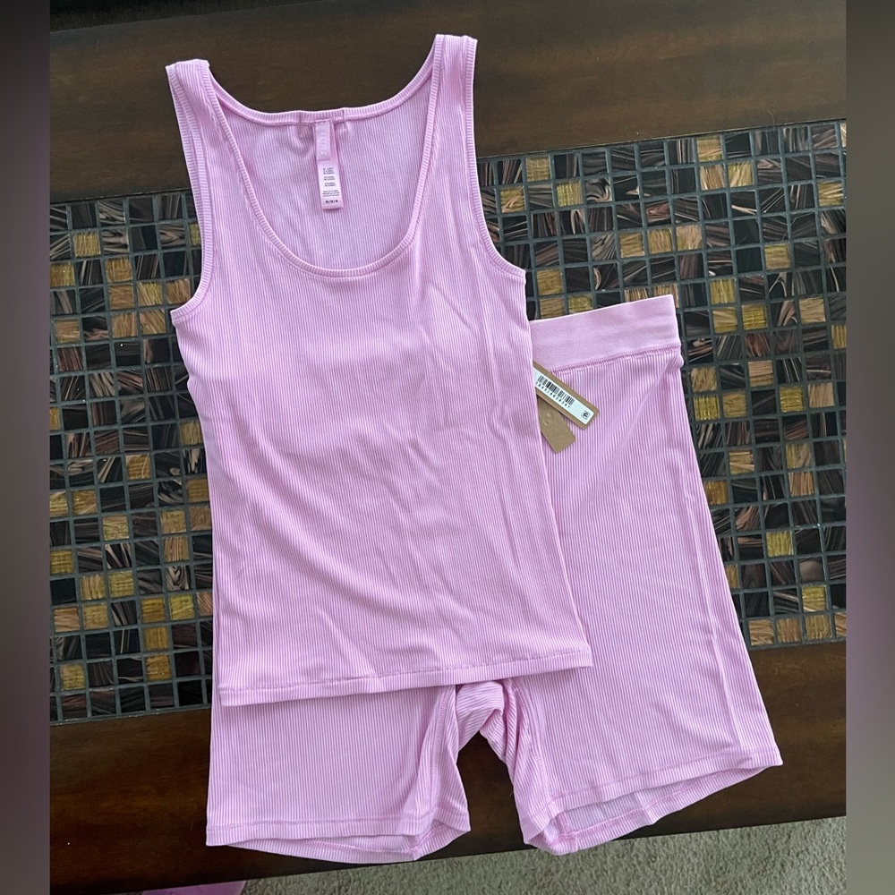 SKIMS Soft Lounge Set - Limited Edition Color PETAL - NWT